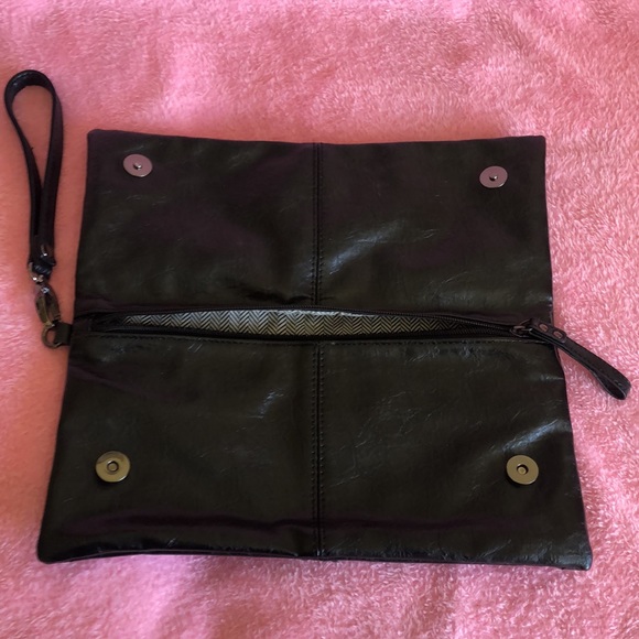 Wristlet Faux leather w/ gunmetal stud detail - Picture 7 of 10